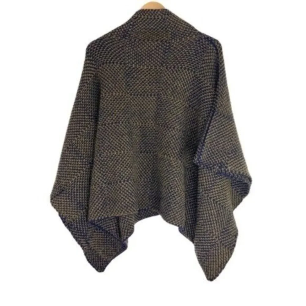 Fisherman Out of Ireland Merino Wool Knit Poncho in Woven Navy and Green - Picture 5 of 6